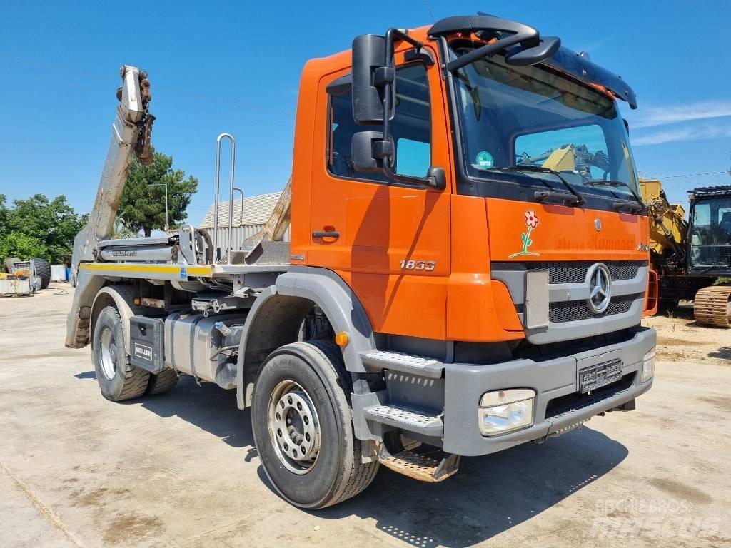 Mercedes-Benz 1833 貨櫃框架卡車