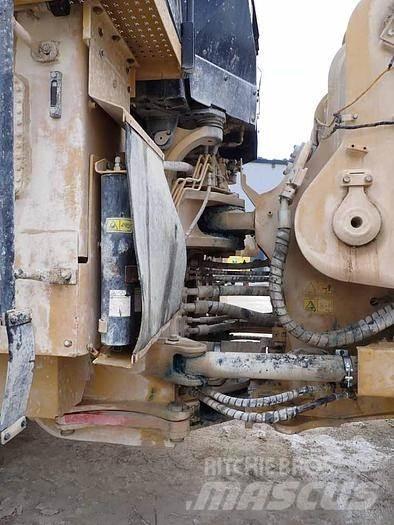 CAT 988K 輪胎式裝載機