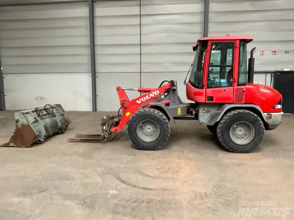 Volvo L 30 B-Z/X 輪胎式裝載機