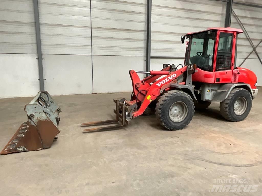 Volvo L 30 B-Z/X 輪胎式裝載機