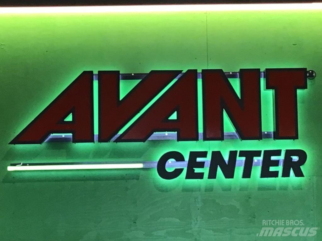 Avant 423 滑移轉向裝載機