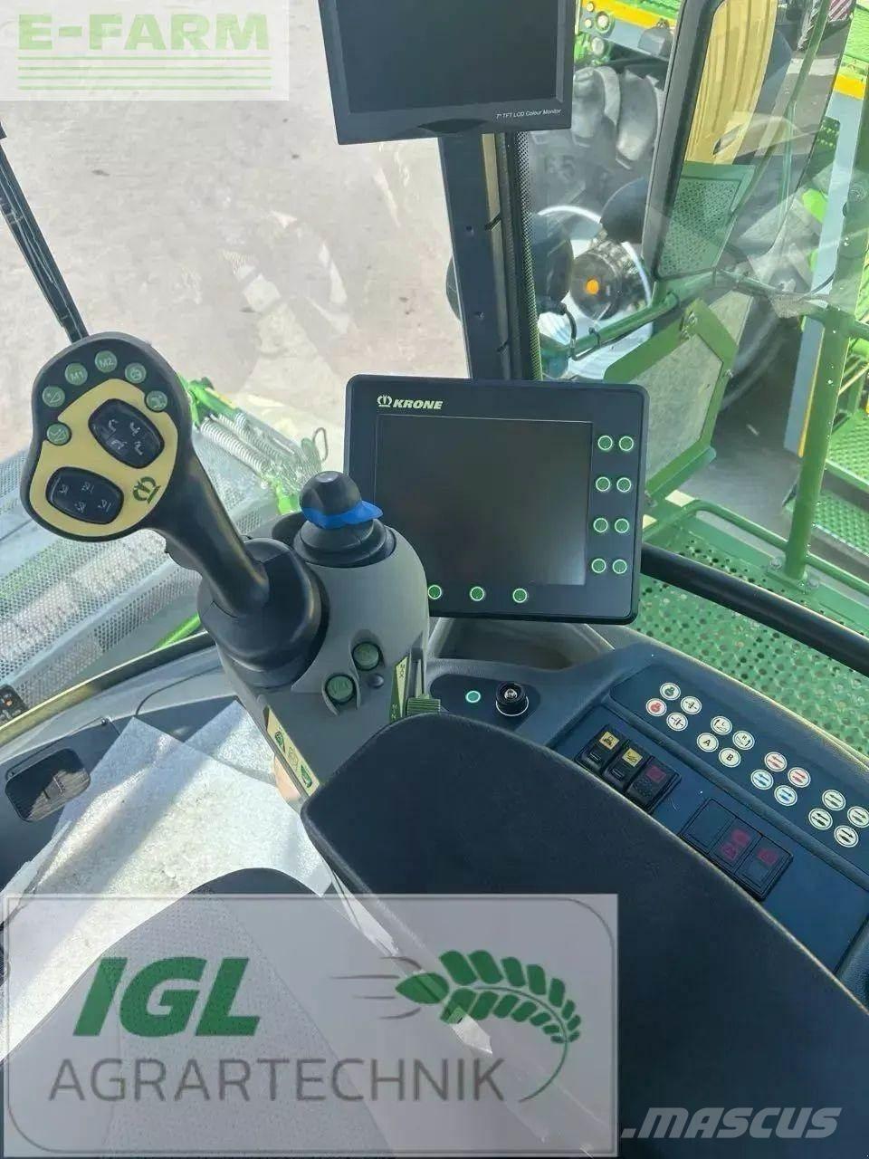 Krone big x 700 i 自走式飼料採集機