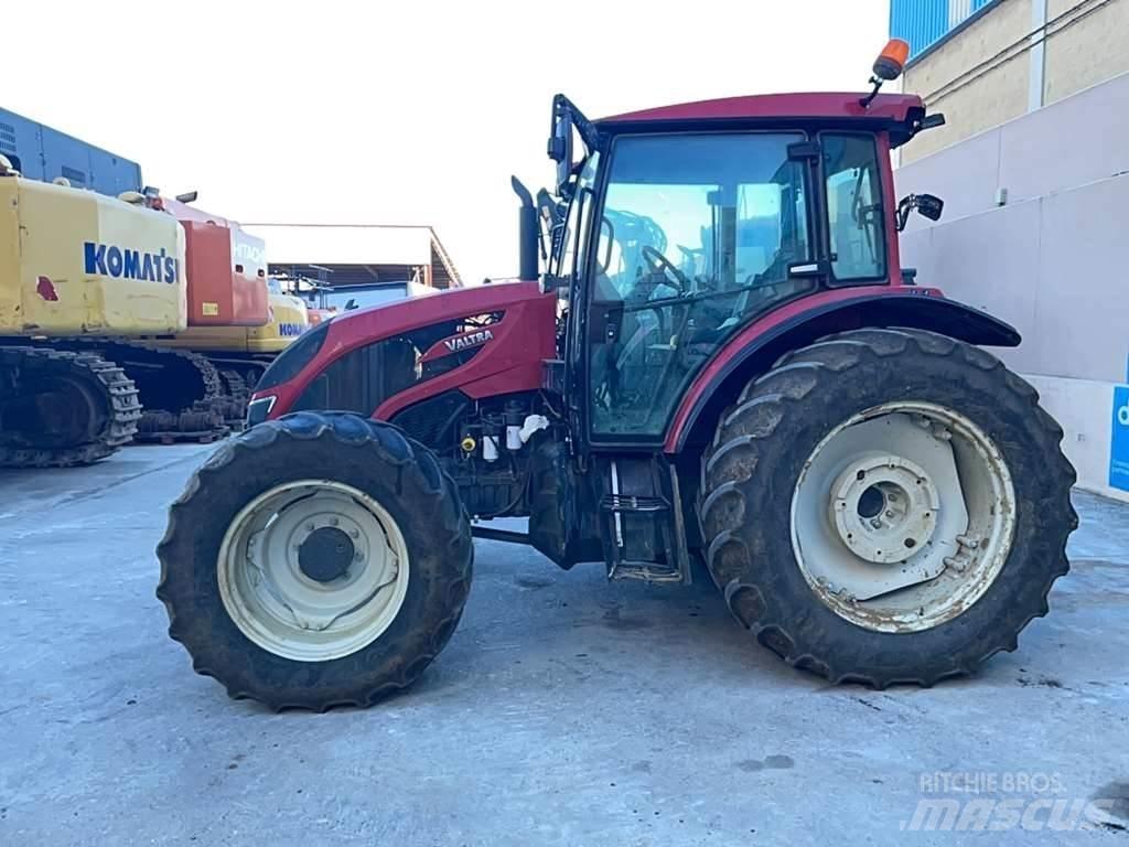 Valtra A134 曳引機