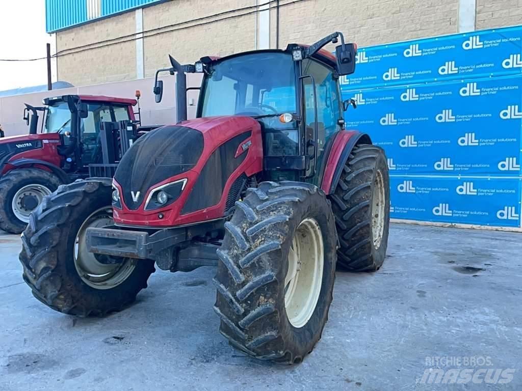 Valtra A134 曳引機