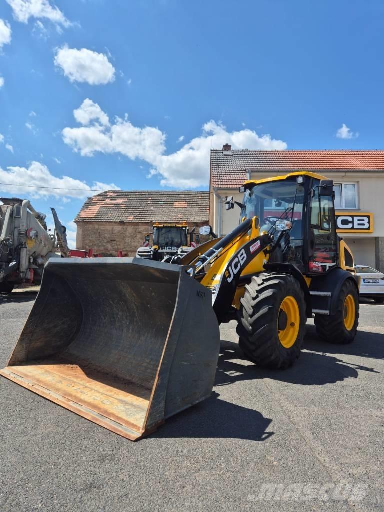 JCB 409 Agri 農業用伸縮臂裝載機
