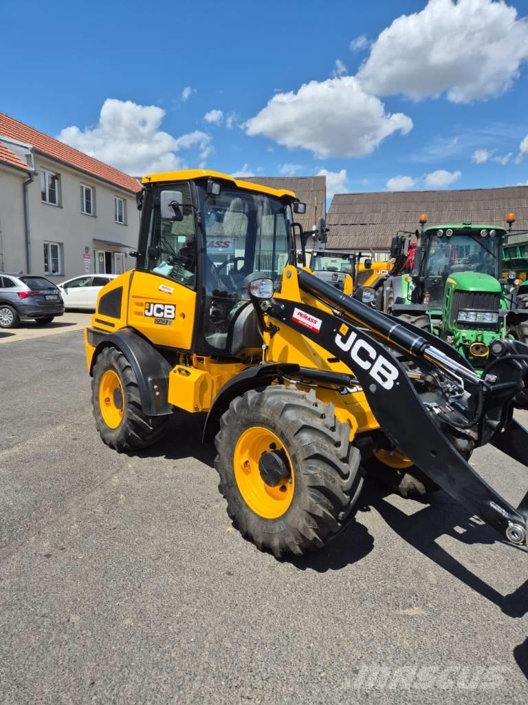 JCB 409 Agri 農業用伸縮臂裝載機
