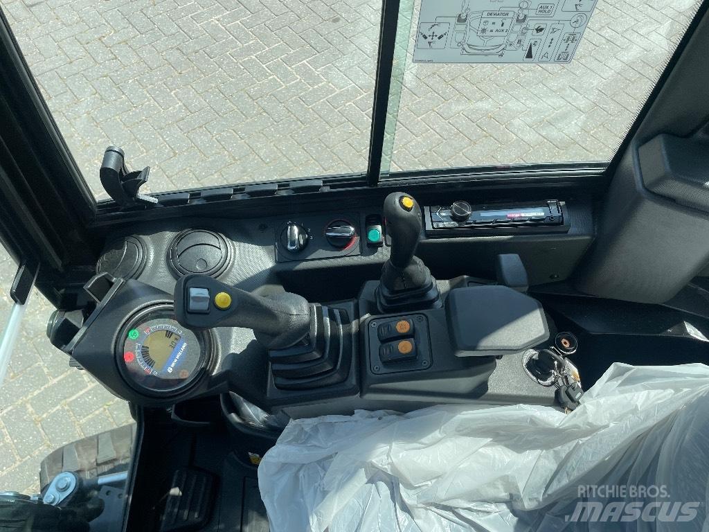 New Holland E19D 多功能裝載機