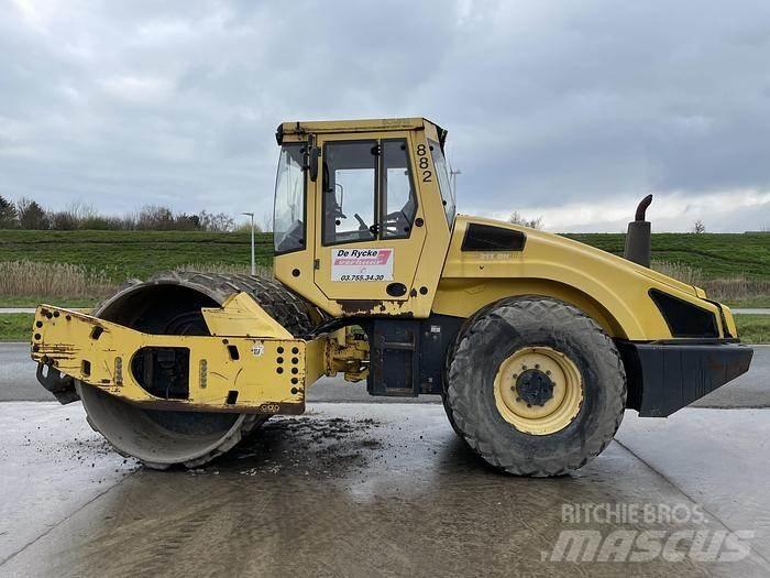 Bomag BW213DH-4 單輪滾壓機