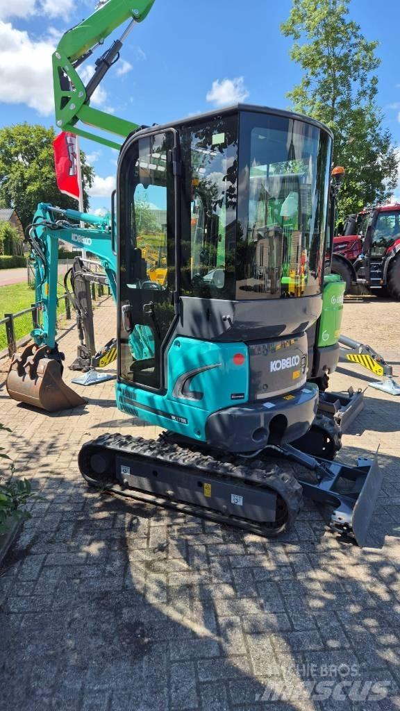 Kobelco SK 17 SR 小型挖土機/掘鑿機<7t(小型挖掘機)
