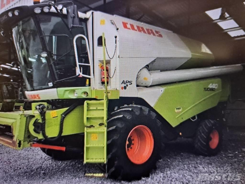 CLAAS Tucano 440 聯合收穫機
