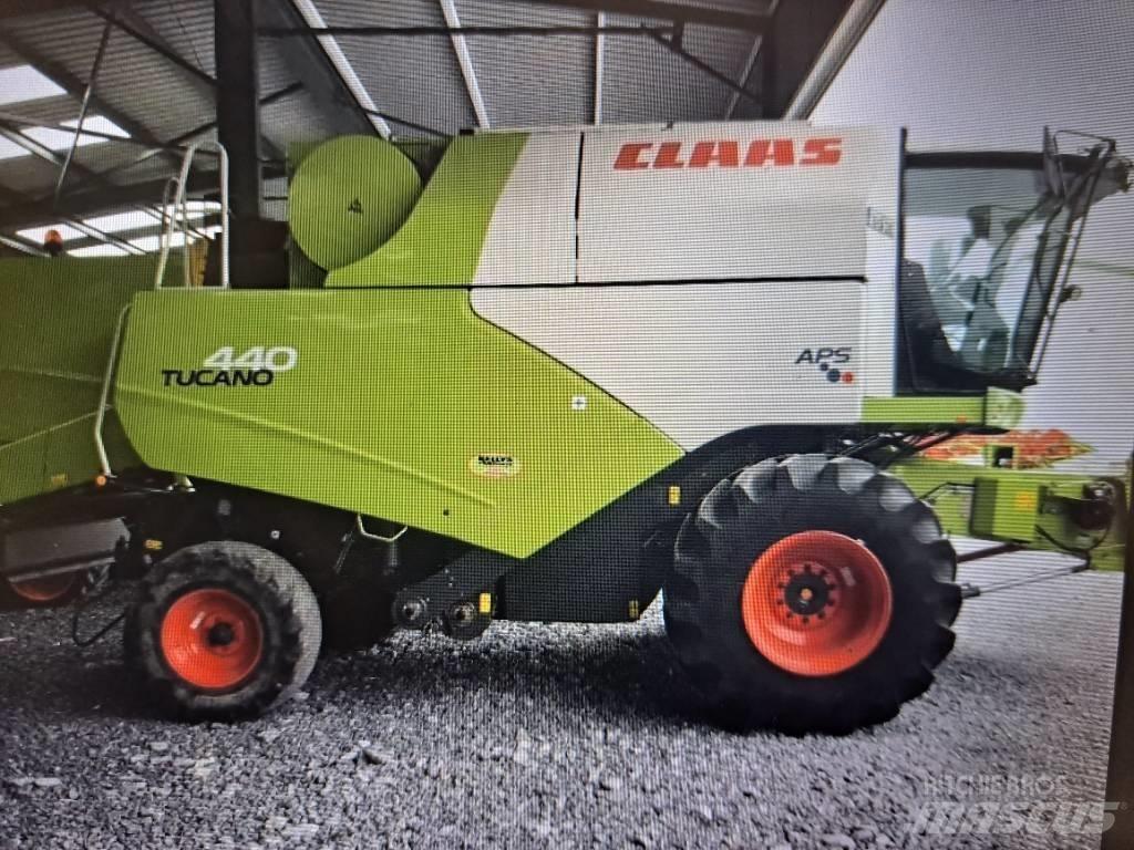 CLAAS Tucano 440 聯合收穫機