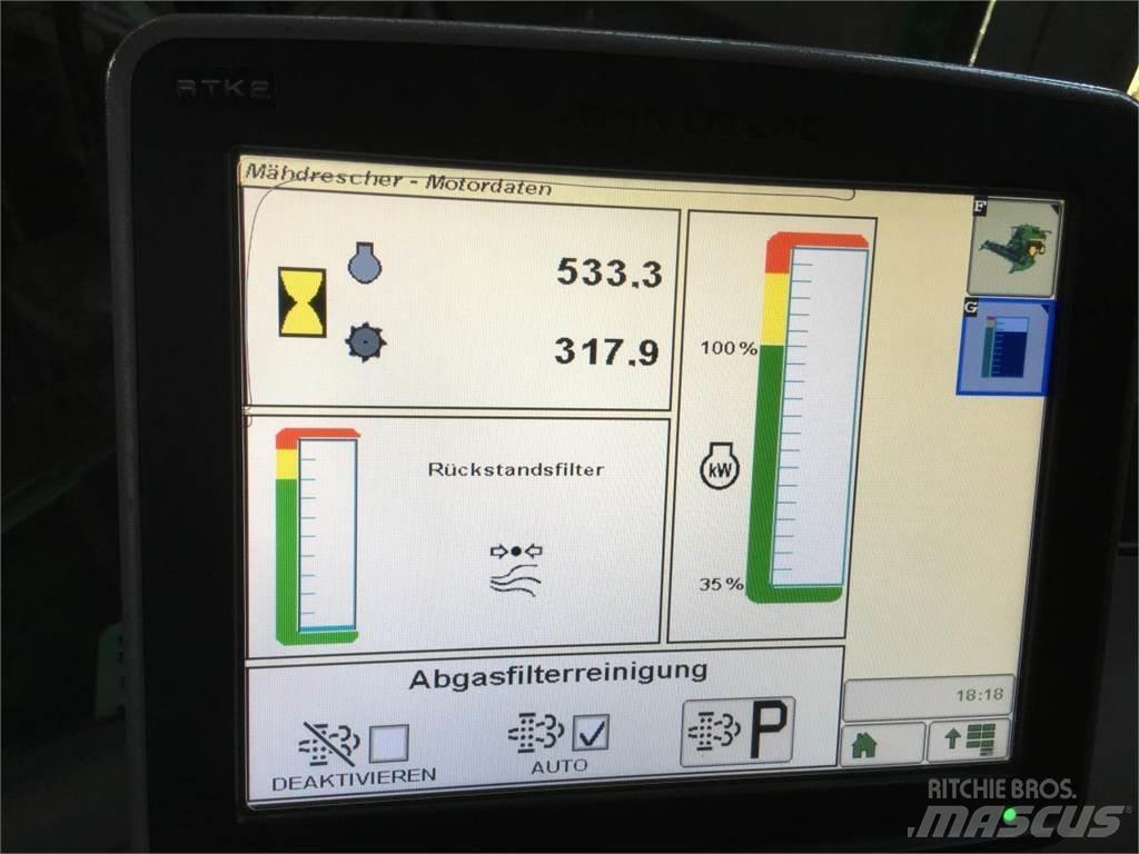 John Deere S685 聯合收穫機