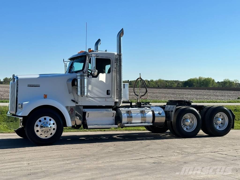 Kenworth W900 曳引機組件