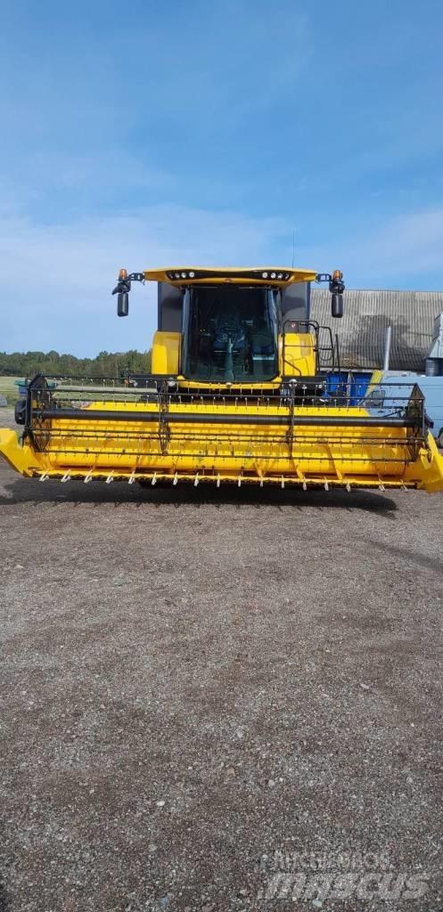 New Holland CX 5.80 聯合收穫機