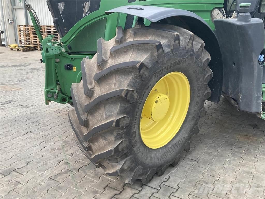 John Deere 6250R 曳引機