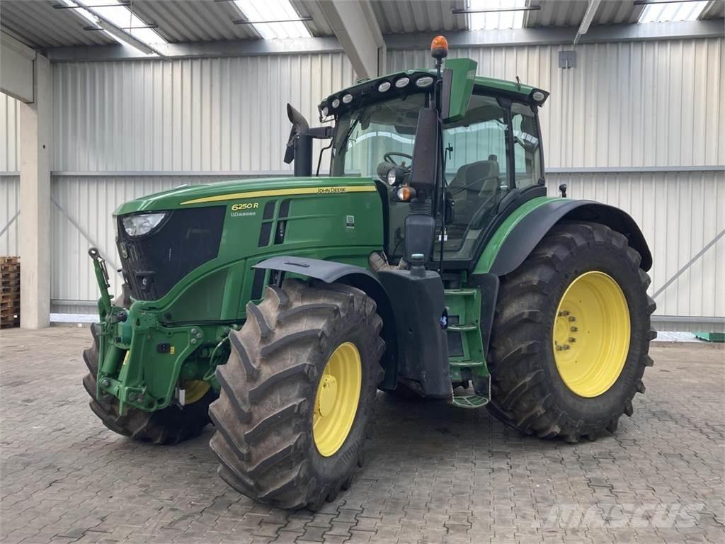 John Deere 6250R 曳引機