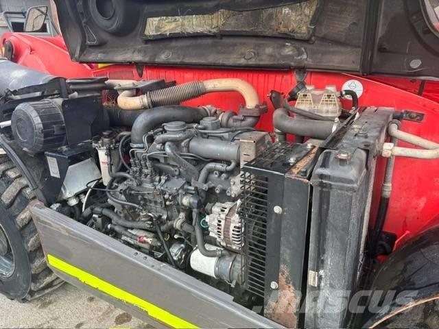 Manitou MT 625 伸縮臂操作車