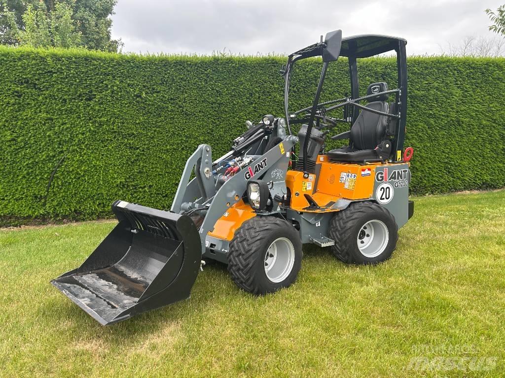 GiANT G 1200 小型裝載機
