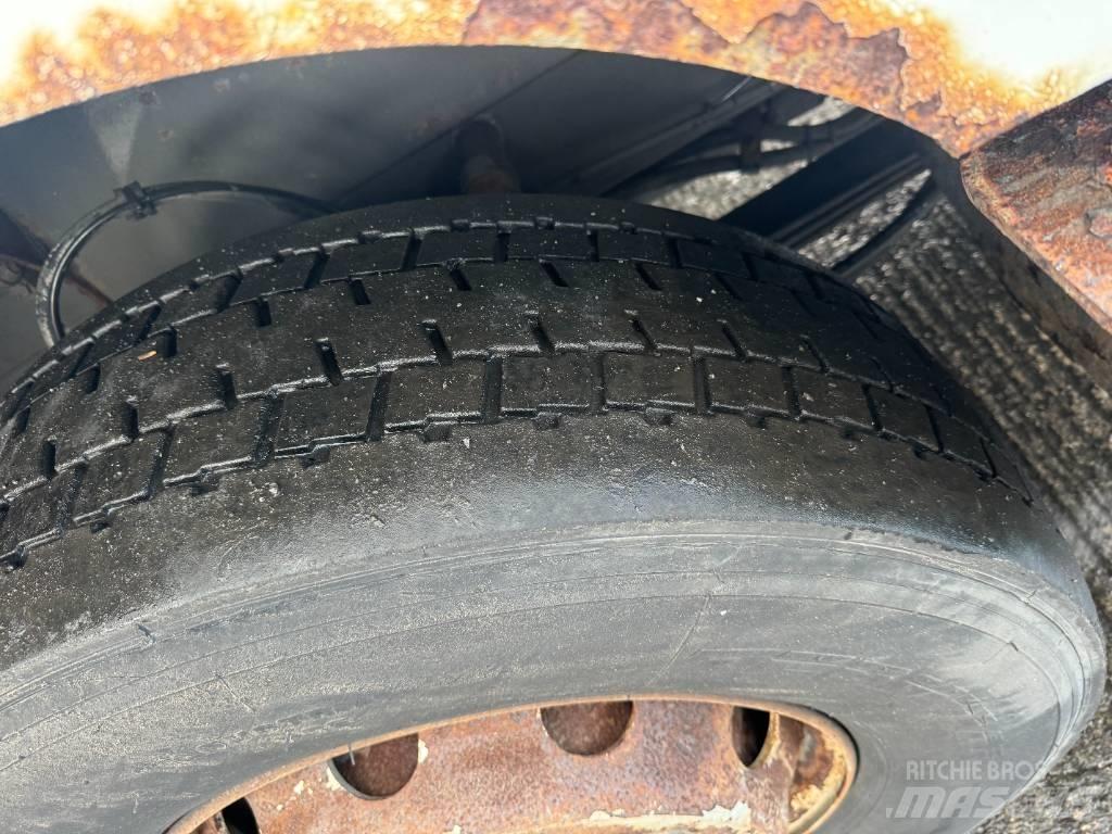 Terberg YT 222 終端式曳引機