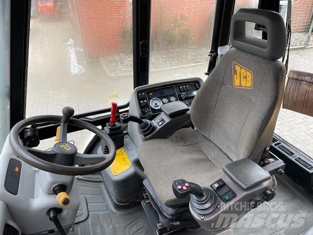 JCB 4CX 反鏟裝載機