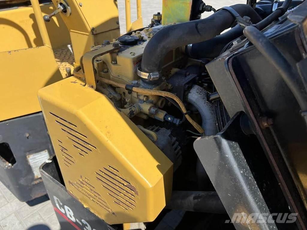 CAT CB 334E 雙輪滾壓機
