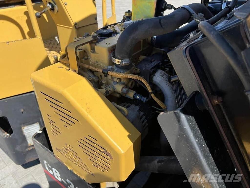 CAT CB 334E 雙輪滾壓機