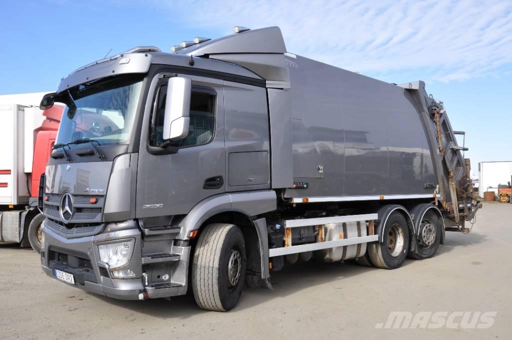 Mercedes-Benz 2535 垃圾車