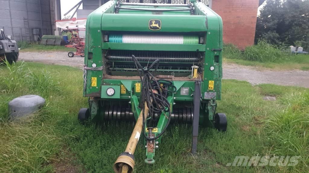 John Deere F 450 圓型牧草打包機