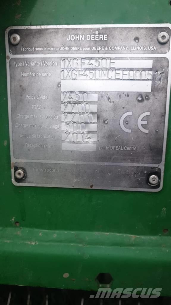 John Deere F 450 圓型牧草打包機