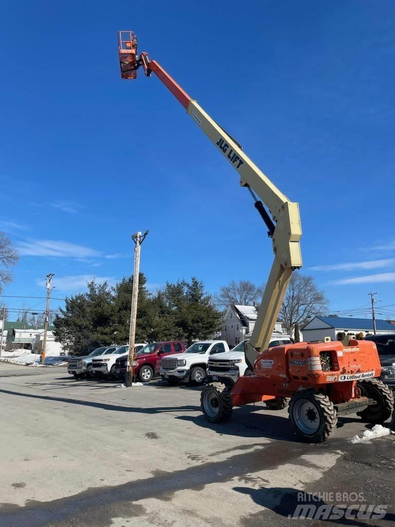JLG M-600-JP 曲臂高空作業車