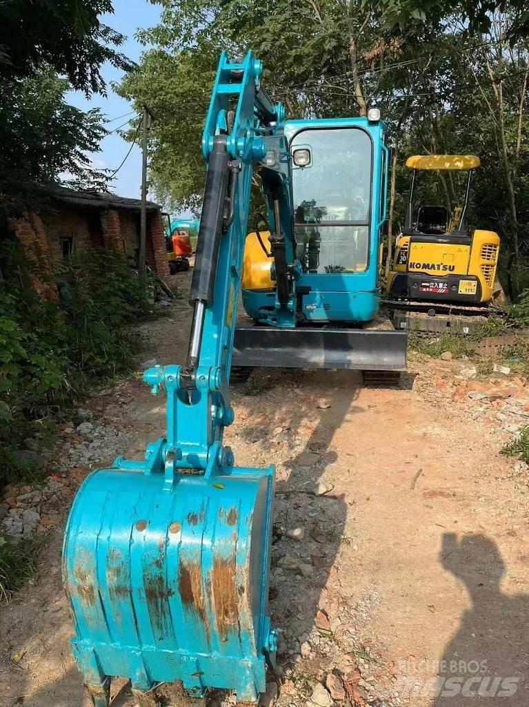 Kubota U 35 小型挖土機/掘鑿機<7t(小型挖掘機)