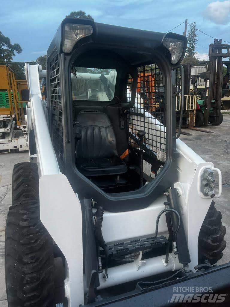 Bobcat S570 滑移轉向裝載機
