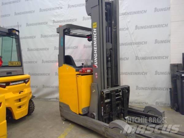 Jungheinrich ETV 325 前伸式堆高機(叉車)