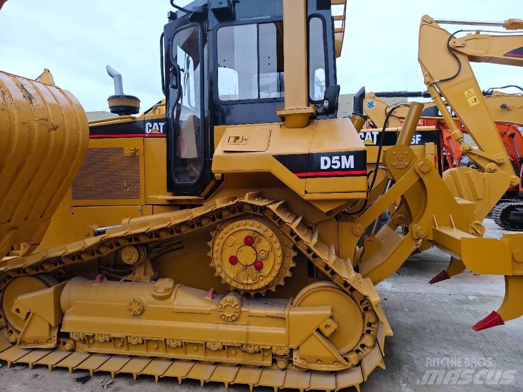 CAT D 5 M 履帶推土機