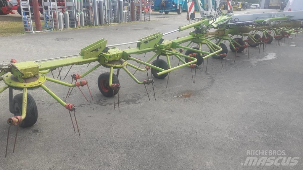CLAAS VOLTO 1300 T 耙與翻草機