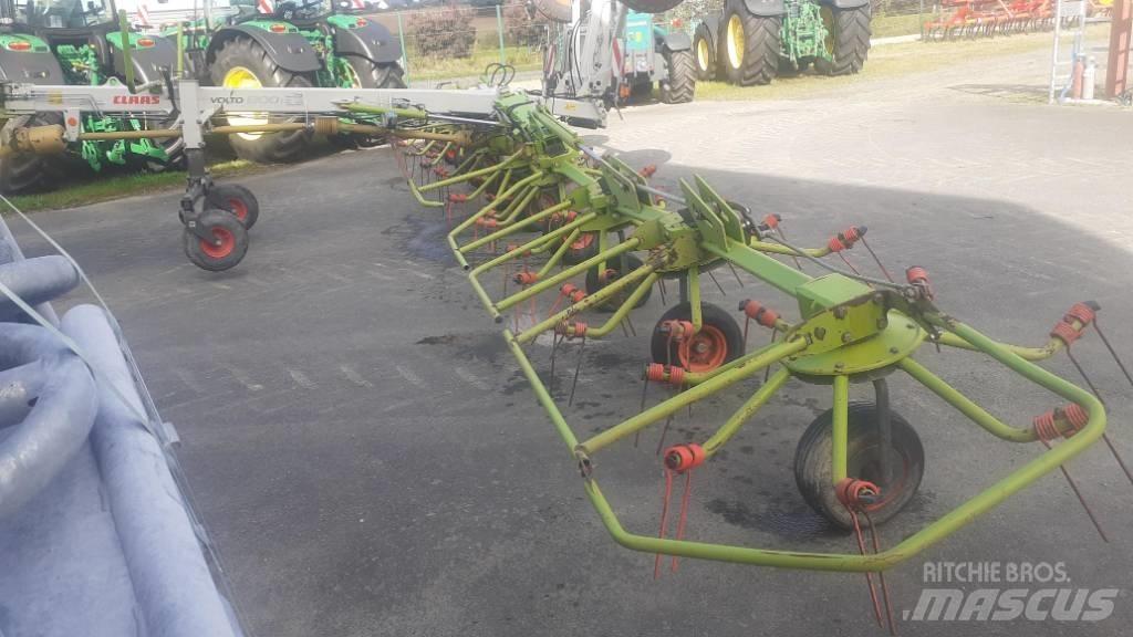 CLAAS VOLTO 1300 T 耙與翻草機