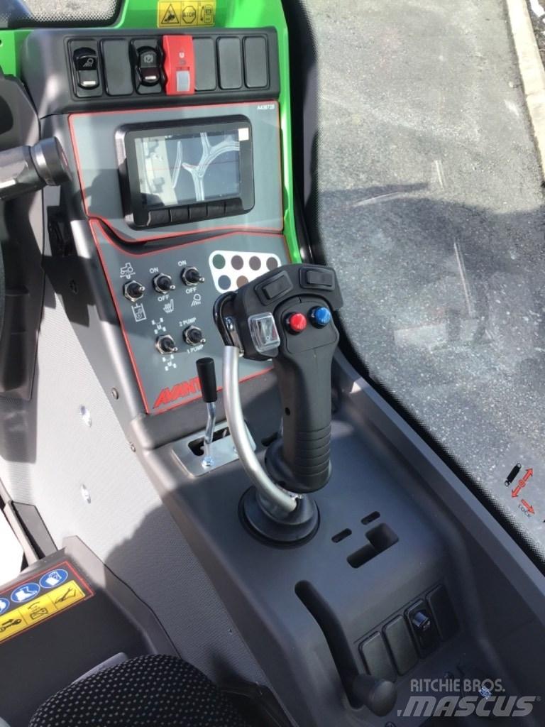 Avant 528 滑移轉向裝載機