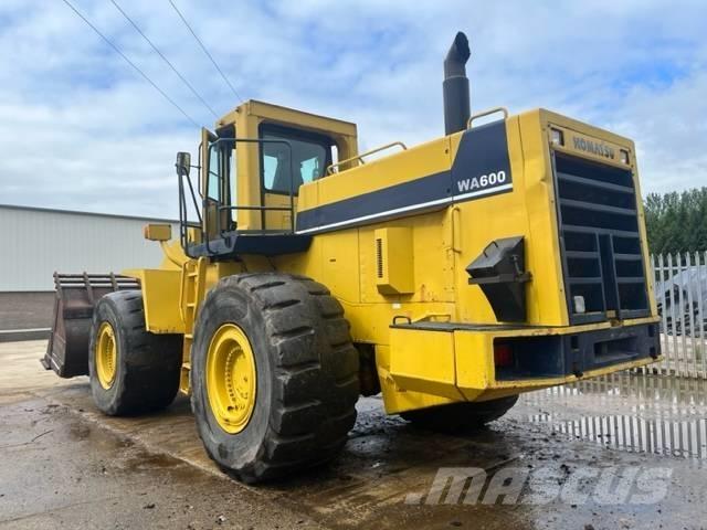 Komatsu WA 600-1 輪胎式裝載機