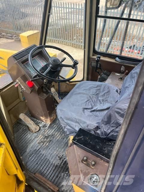 Komatsu WA 600-1 輪胎式裝載機