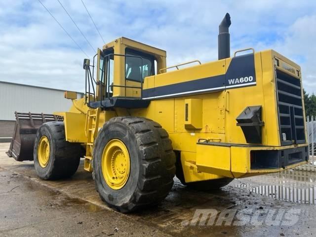 Komatsu WA 600-1 輪胎式裝載機