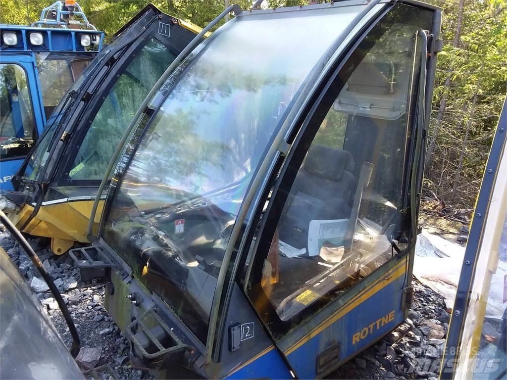 Rottne H20 駕駛室與內部