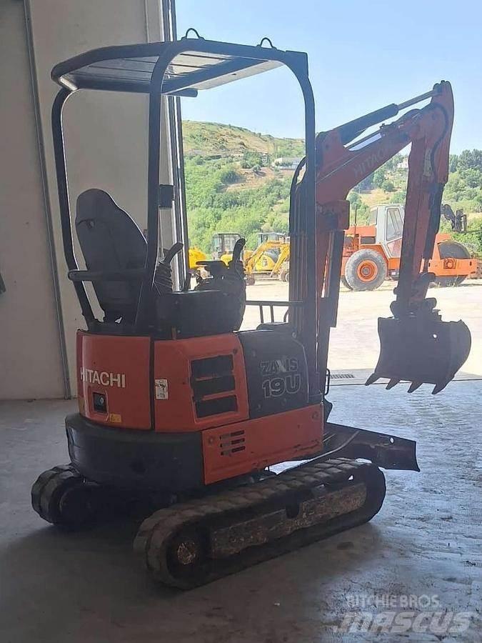 Hitachi ZX19U 小型挖土機/掘鑿機<7t(小型挖掘機)