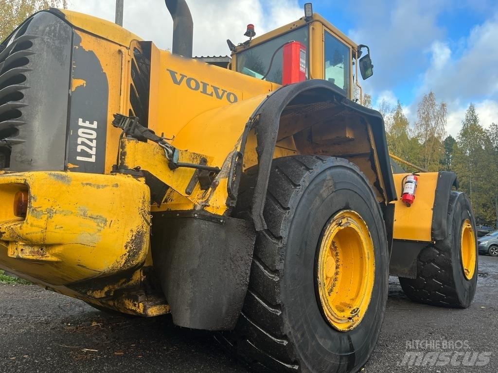 Volvo L 220 E 輪胎式裝載機