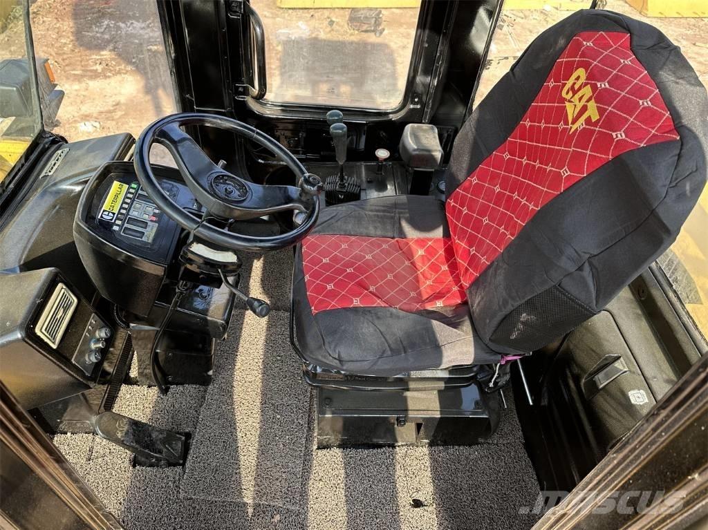 CAT 966G 輪胎式裝載機