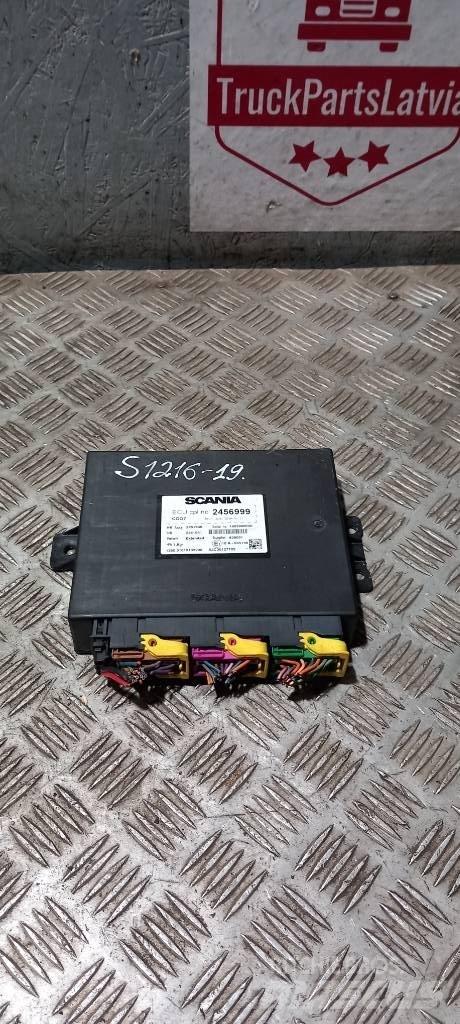 Scania R 440   2456999 電子設備