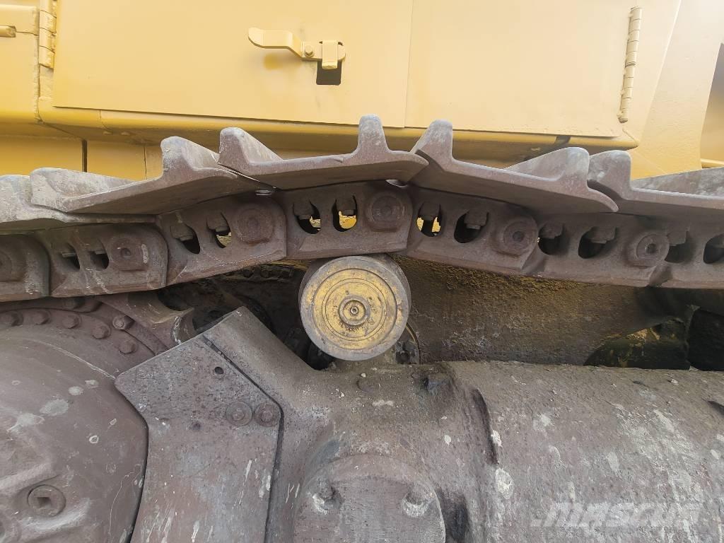 CAT 973 推土機