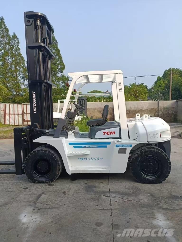 TCM FD 70 Z8 貨箱式卡車