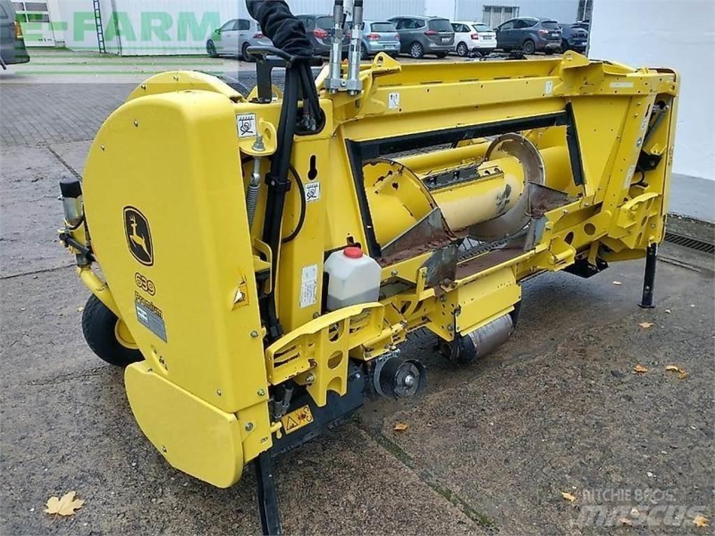 John Deere 8600 自走式飼料採集機