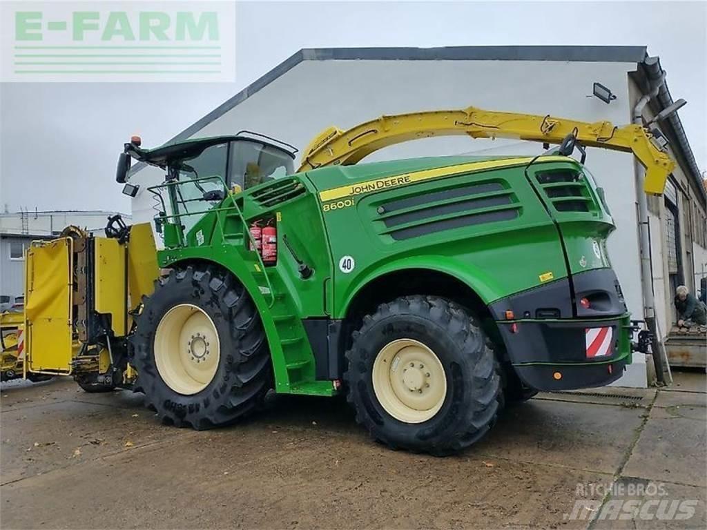 John Deere 8600 自走式飼料採集機