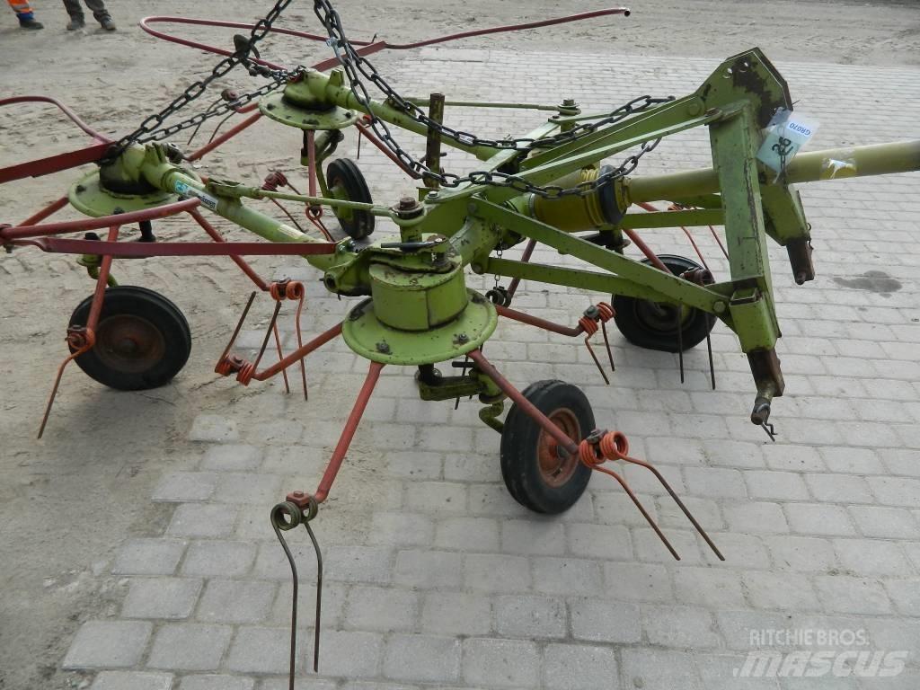 CLAAS 4 耙與翻草機